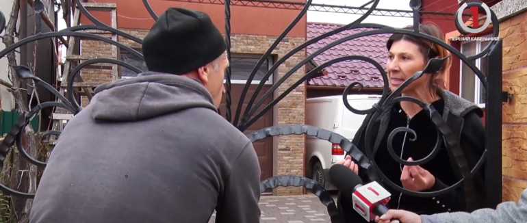Сусідські війни: в с. Гребля на Хустщині дві родини не можуть поділити землю (ВІДЕО)