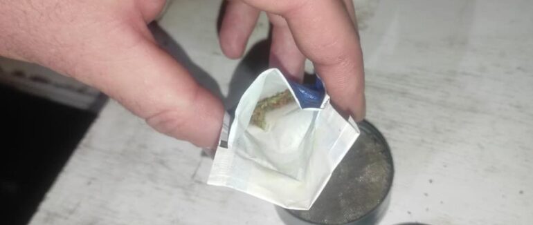 В Ужгороді ввечері у чоловіка виявили наркотики