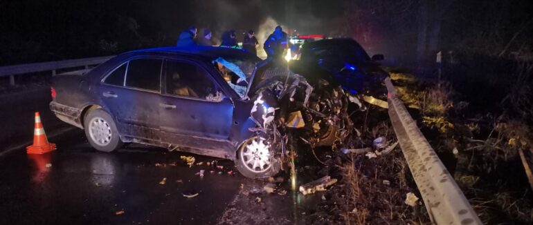 Ввечері на Свалявщині трапилася фатальна ДТП: одна людина загинула ще 4 травмовано