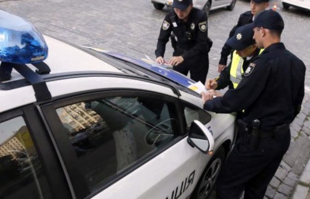 За добу патрульні Закарпаття оштрафували 8 водіїв