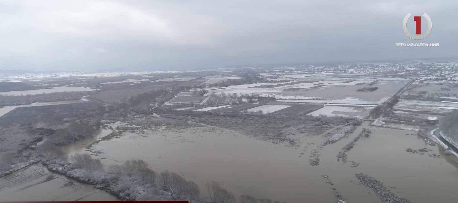 Все у воді: наслідки сильних опадів на Закарпатті (ВІДЕО)