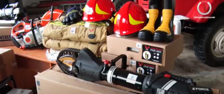 Завдяки проекту USAID «Говерла»: пожежна команда с. Поляна отримала сучасне пожежне обладнання (ВІДЕО)