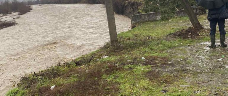 У наслідок негоди на Рахівщині паводок наробив чимало лиха