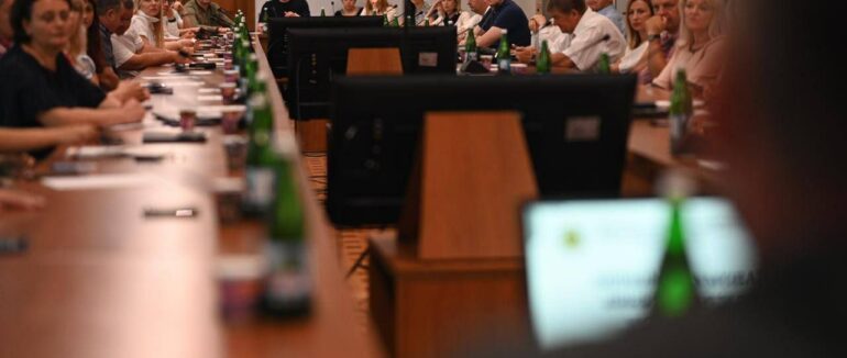 Як працювати підприємцям без електроенергії?: керівництво Закарпатської ОВА запрошує до діалогу