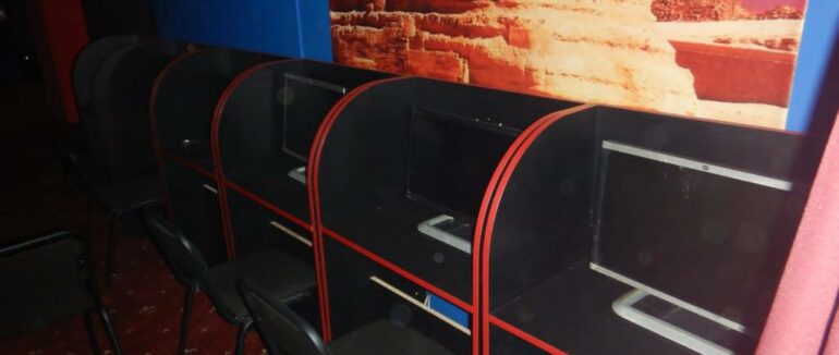 В Ужгороді поліція припинила роботу грального закладу