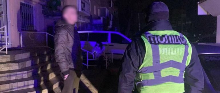 В Ужгороді у нетверезого керманича знайшли речовини, схожі на наркотичні