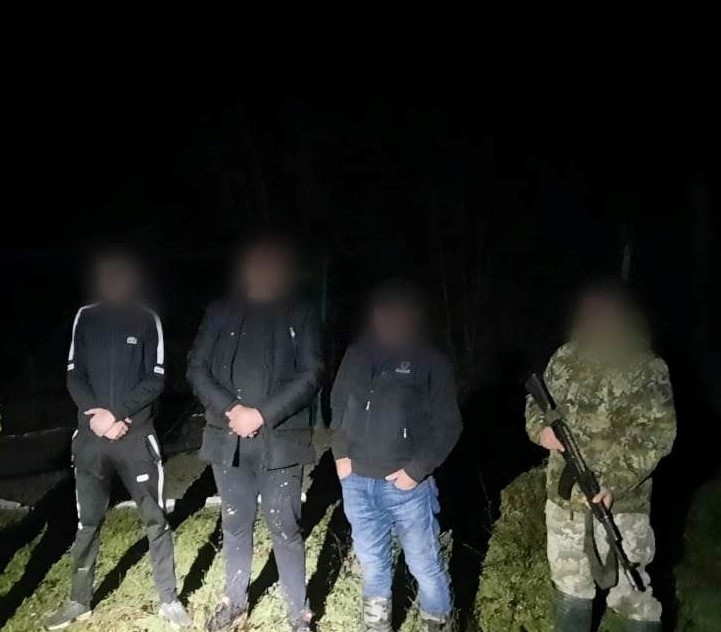 На Закарпатті затримали 16-річного місцевого, який намагався незаконно переправити через кордон двох "ухилянтів"