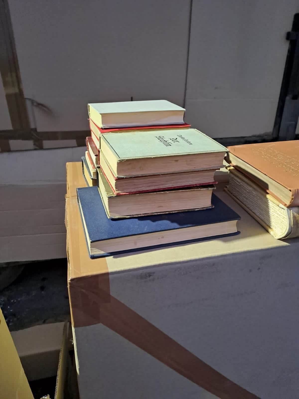 Через закарпатський кордон німець намагався вивезти історичні книги