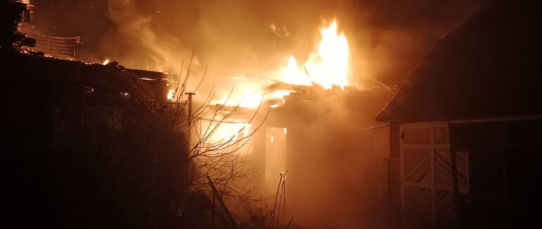 Сусіди побачили вогонь: на Ужгородщині горів будинок