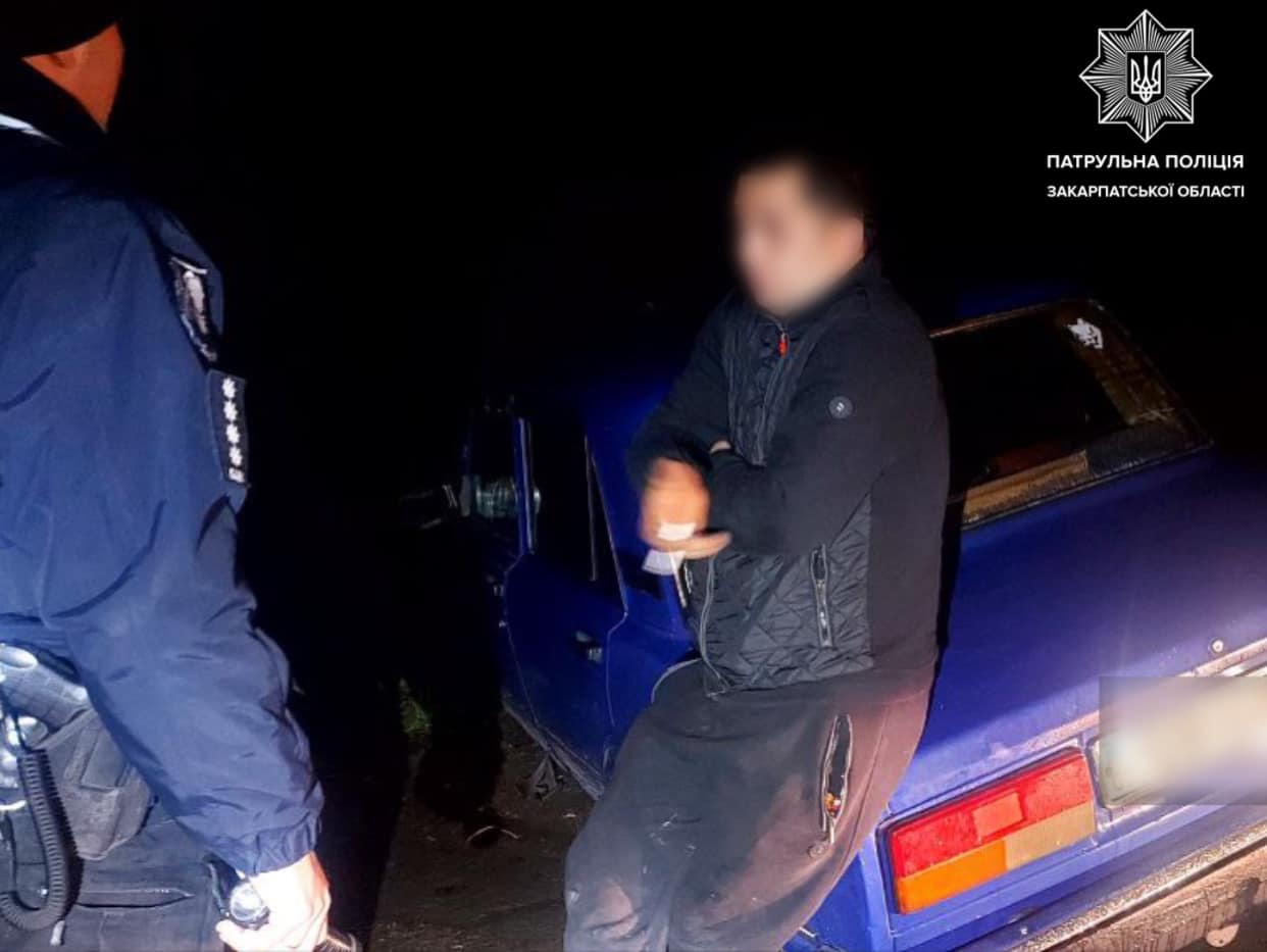 В Ужгороді п`яний водій ВАЗ скоїв ДТП