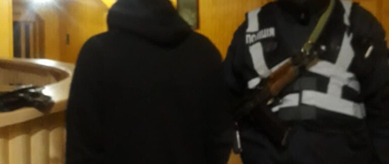 У Рахові затримали домашнього насильника, який побив дружину