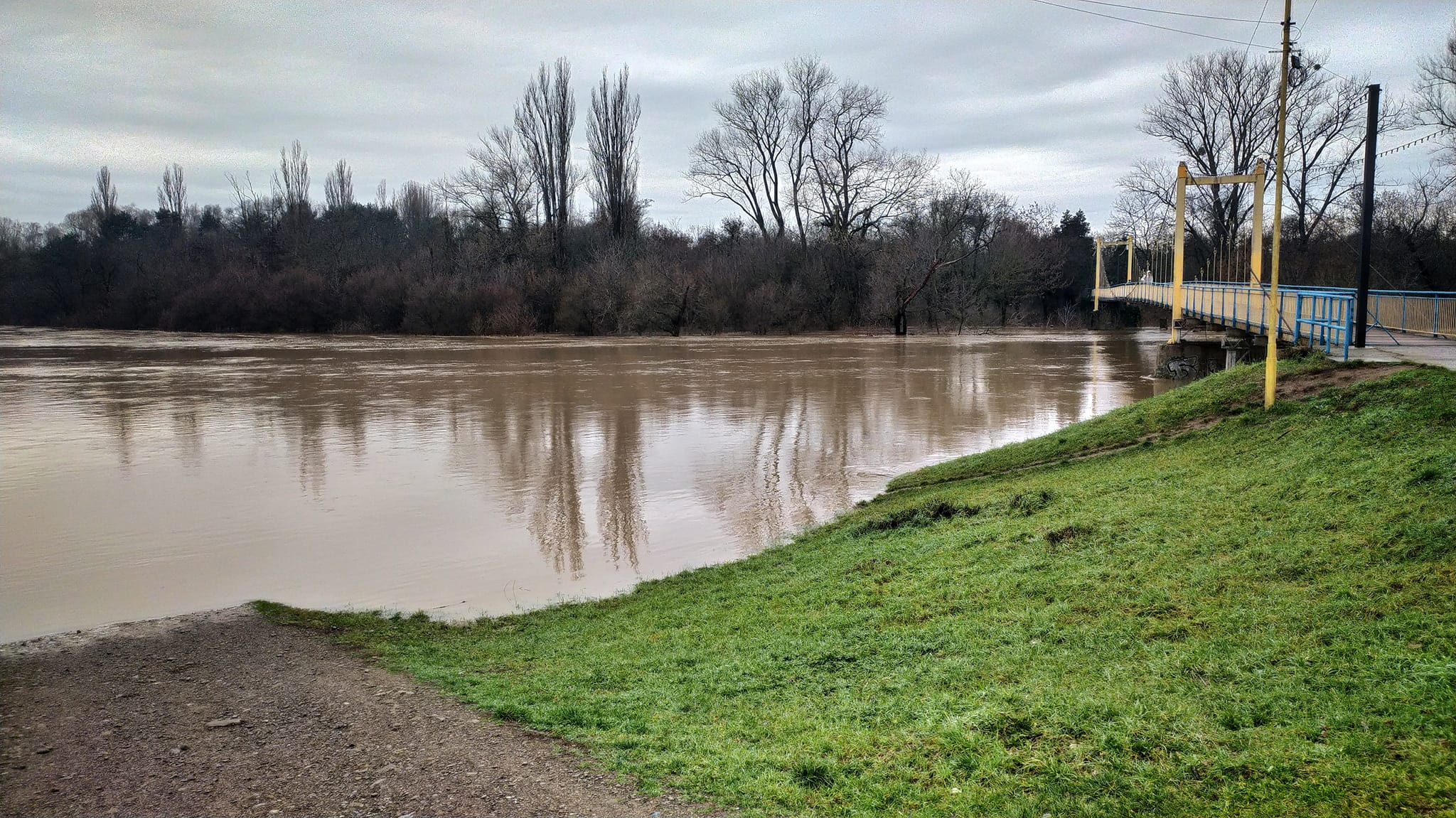 В Ужгороді Боздоський парк пішов під воду