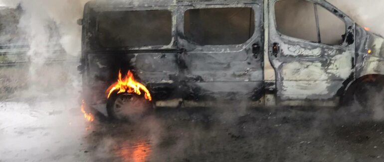 У Берегівському районі згорів автомобіль Opel Vivaro