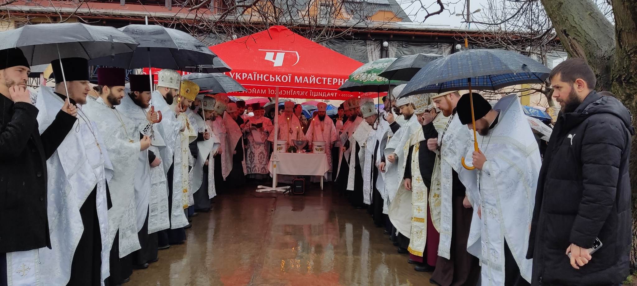 Цьогоріч без масових занурень: закарпатці прислухалися до рятувальників