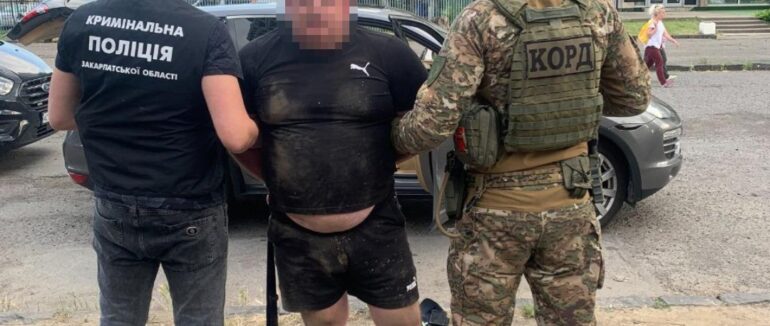 Схема підробки медичних документів і незаконного переправлення військовозобов’язаних, за якою виїхало більше 20 осіб: на Закарпатті судитимуть організовану групу