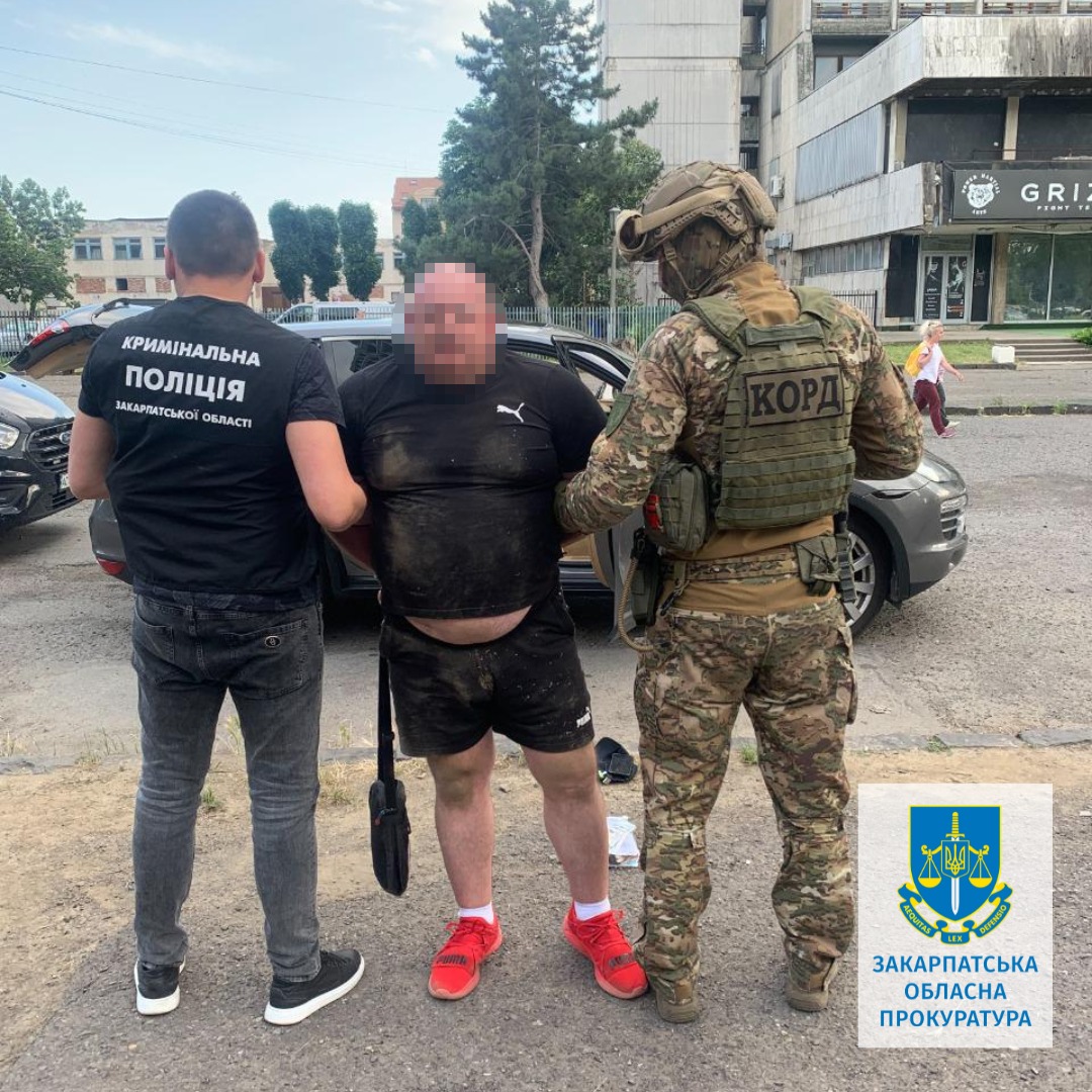 Схема підробки медичних документів і незаконного переправлення військовозобов’язаних, за якою виїхало більше 20 осіб: на Закарпатті судитимуть організовану групу