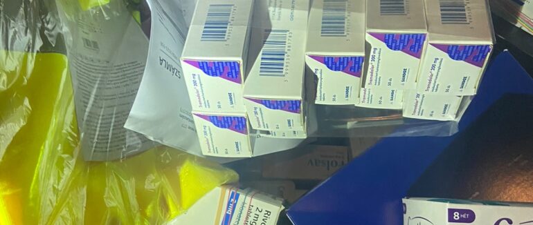 На кордоні у закарпатця в автівці виявили майже 8 тис. психотропних медпрепаратів