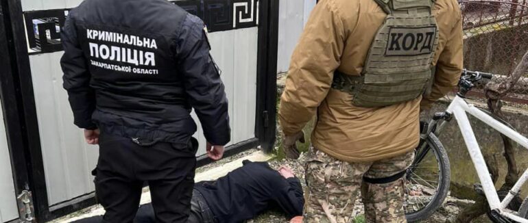 На Закарпатті затримали групу зловмисників за торгівлю наркотиками в одному з районів області