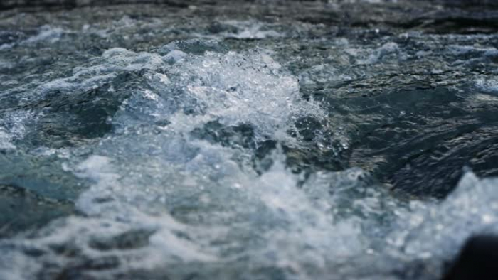 На Закарпатті знайшли тіла чоловіка й жінки, що потонули у водоймі
