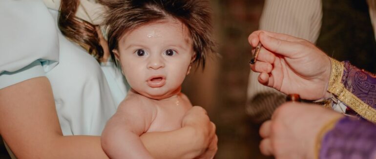 Коли хрестити дитину 2023 року: дати, які найкраще підходять для здійснення таїнства