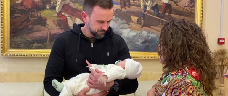 Розчулений голова ОВА: мама Надія із маленьким Дмитриком завітали до Віктора Микити