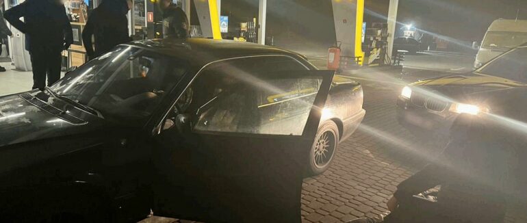Затримання на АЗС: на Закарпатті група зловмисників намагалися незаконно переправити через держкордон призовників