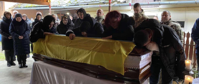 В Тячеві попрощалися із командиром танкового взводу 128-ої бригади