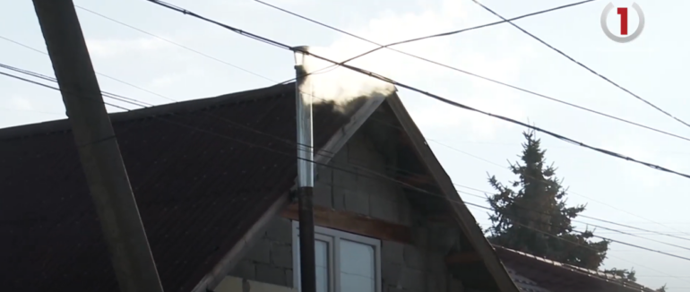 Безкоштовні димові сповіщувачі: працівники ДСНС завітали до проблемних родин Ужгородщини (ВІДЕО)