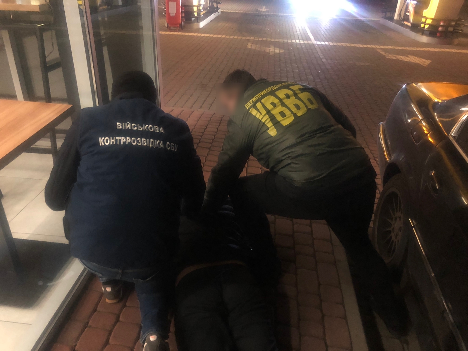 Членів злочинного угруповання, яке спеціалізувалось на переправленні через кордон "ухилянтів", затримали на Закарпатті