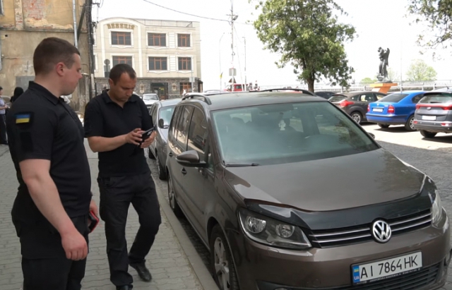 За минулий рік у Мукачеві склали понад 11 800 постанов про порушення правил зупинки та стоянки