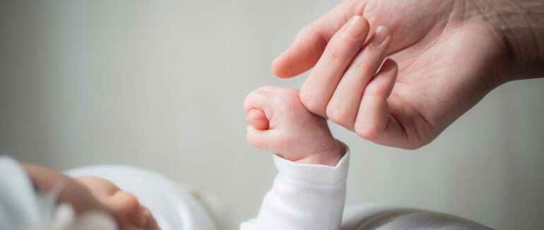 Як отримати грошову допомогу при народженні дитини