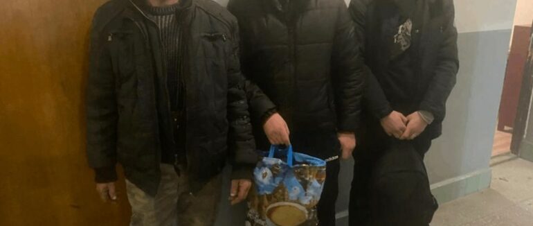 Шукали клієнтів та підвозили до кордону: двох закарпатців затримали за незаконне переправлення “ухилянтів”