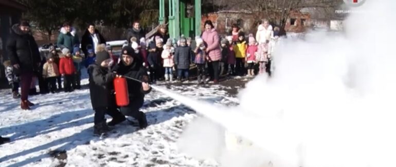 Візит пожежників у ДНЗ: рятувальники завітали в Голубинський садок (ВІДЕО)