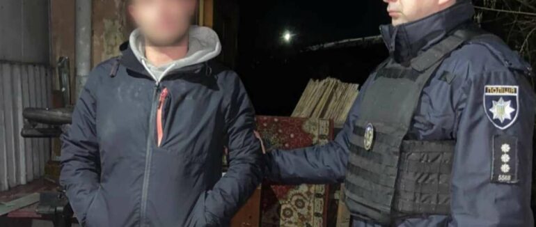 В Ужгороді чоловік намагався проникнути до чужого будинку