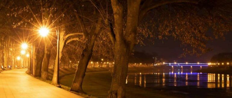 В Ужгороді відновили роботу вуличного освітлення, його вмикатимуть до 23:00