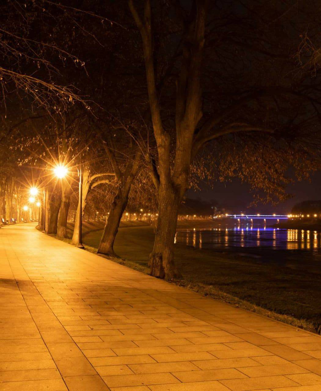 В Ужгороді відновили роботу вуличного освітлення, його вмикатимуть до 23:00