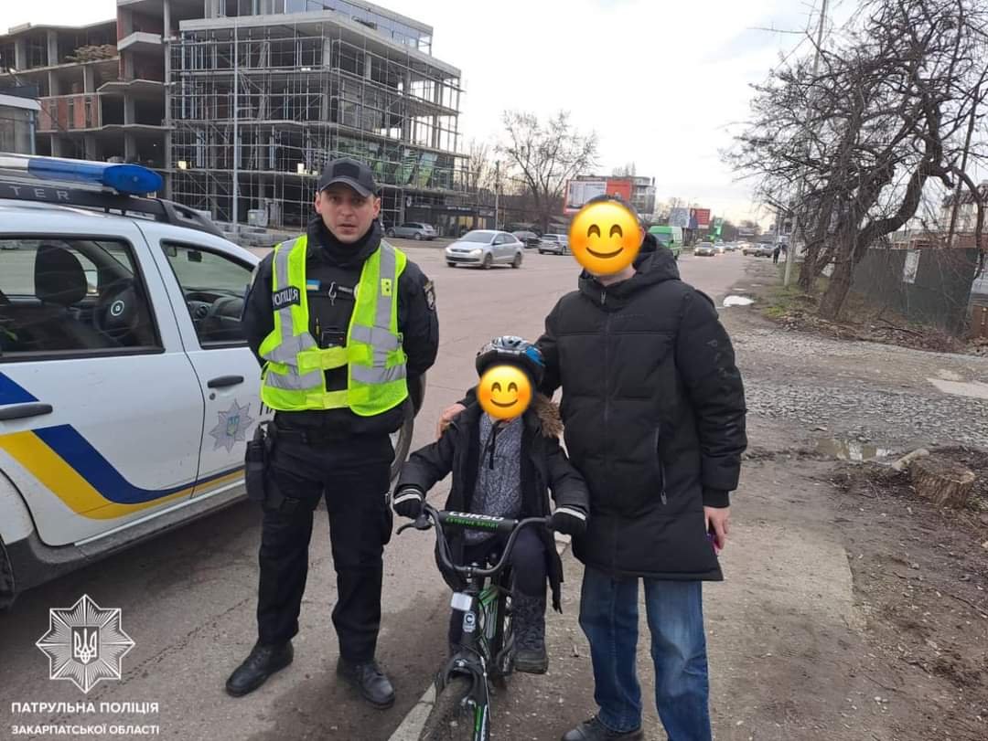 В Ужгороді патрульні допомогли чоловікові відшукати його 5-річного сина