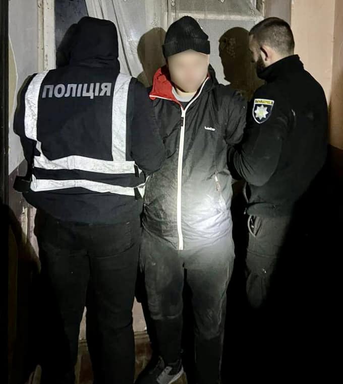 У Тячівському районі затримали наркоторговця одразу після передачі «товару»