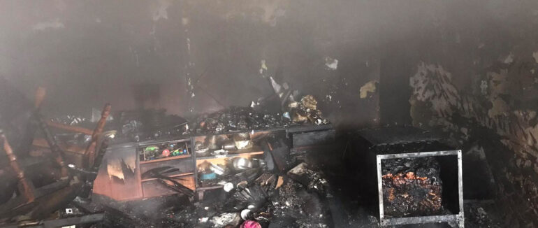 Спала в оселі: подробиці пожежі на Виноградівщині, на які постраждала жінка