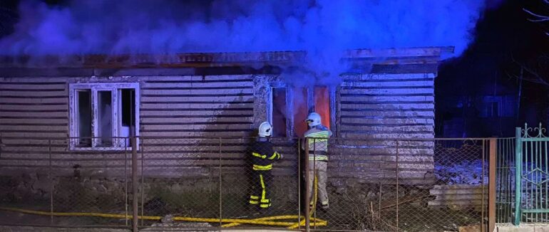 Включив електричну піч: на Хустщині спалахнув будинок
