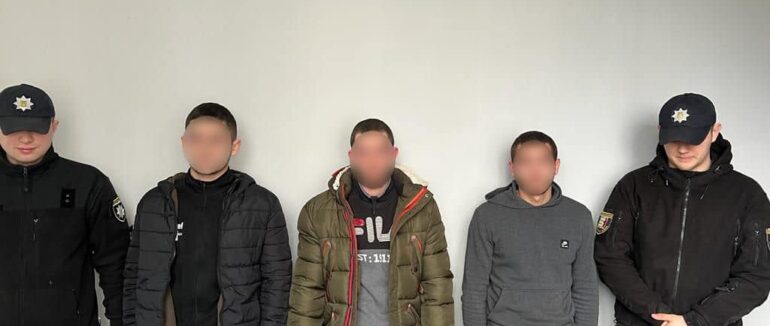 Викрили 20 смартфонів, комп’ютерну техніку та велосипед: у Тячівському районі затримали серійних крадіїв