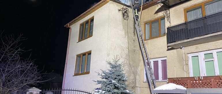 Ввечері у Виноградові сталася пожежа у квартирі