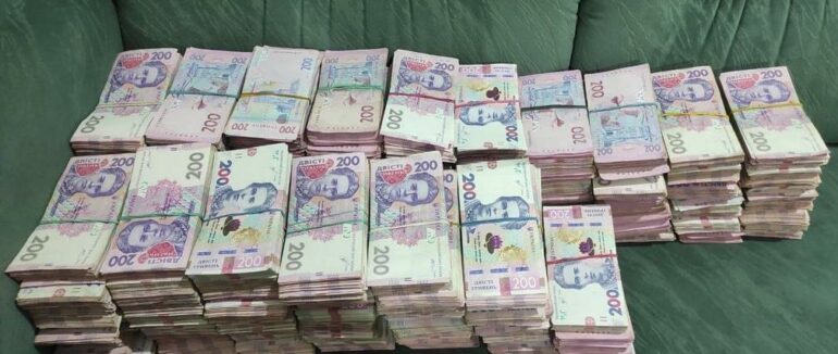 Майже 3 мільйони гривень намагався закарпатець ввести через кордон