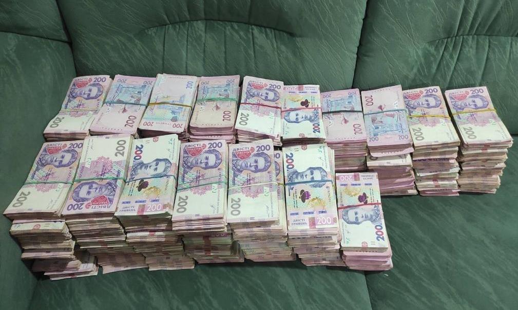 Майже 3 мільйони гривень намагався закарпатець ввести через кордон