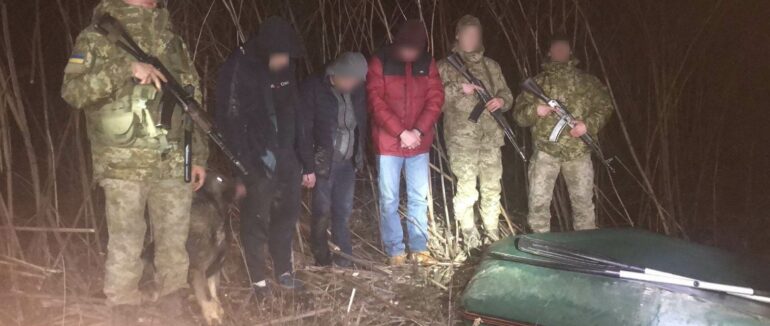 Закарпатські прикордонники затримали біля кордону з Румунією та Угорщиною порушників
