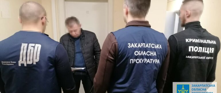 Техніка вартістю понад 87 млн грн: на Закарпатті підозрюють заступника начальника та інспектора митного поста у службовій недбалості