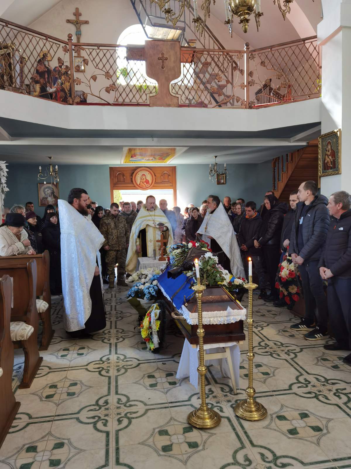 В Оноківській громаді провела в останню дорогу - Миколу Іванюшина