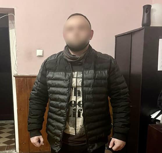 У Мукачеві раніше судимий чоловік пограбував жінку