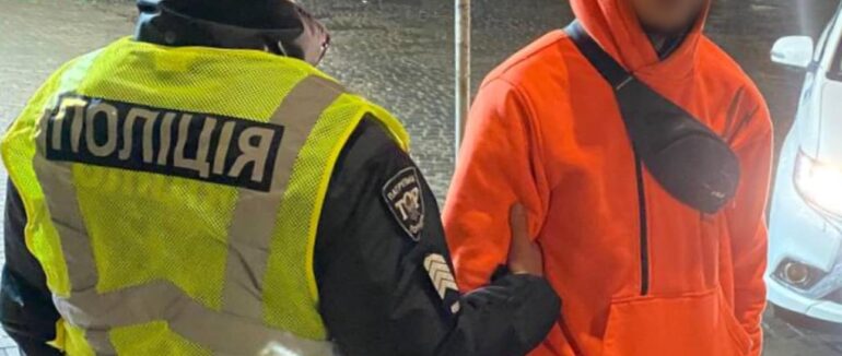 В Ужгороді затримали чоловіка, який вчинив крадіжку