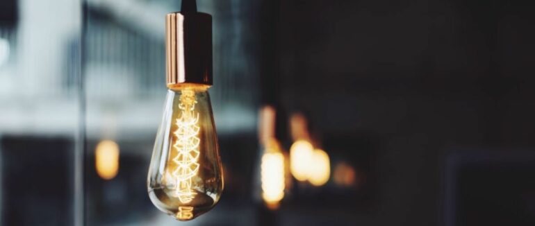 Закарпатцям світло майже не відключатимуть сьогодні: графік